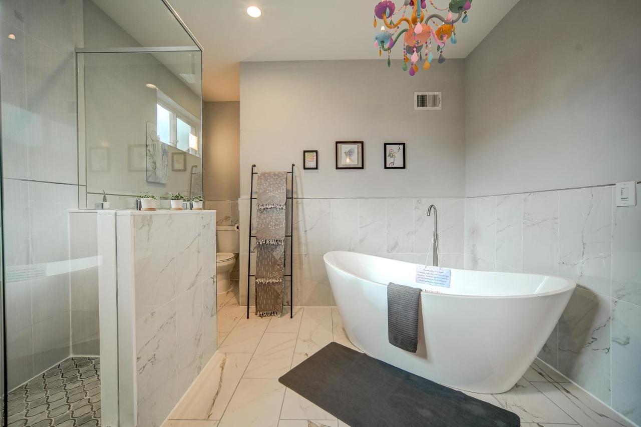 Artsy Hidden Gem Ll -free Parking --- Homestay *
